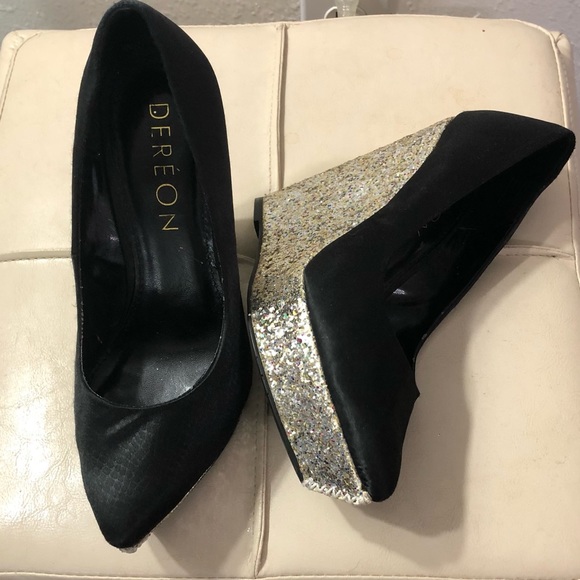Deréon Women’s Wedge Heals Black Gold Sparkle High Satin 7.5 - Picture 5 of 6